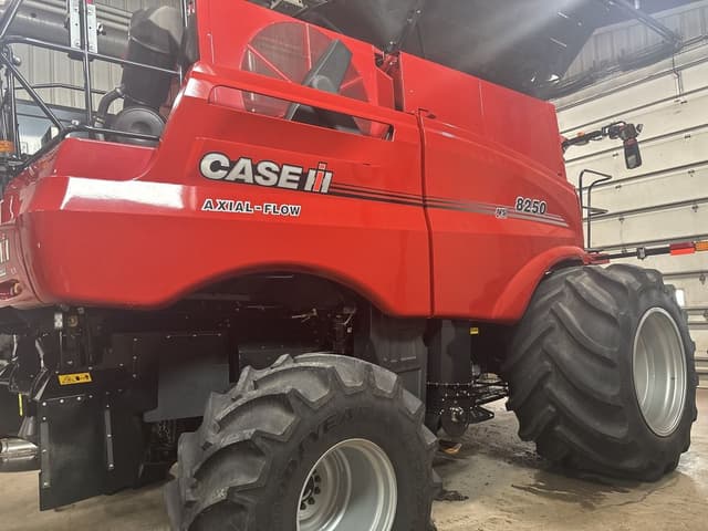 Image of Case IH 8250 equipment image 1