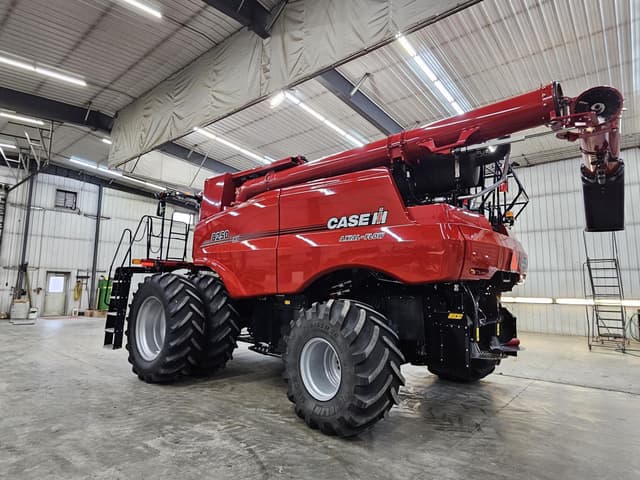 Image of Case IH 8250 equipment image 2