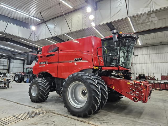 Image of Case IH 8250 equipment image 1