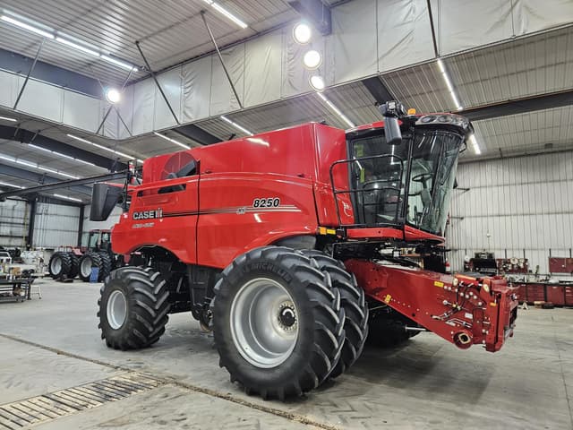 Image of Case IH 8250 equipment image 1