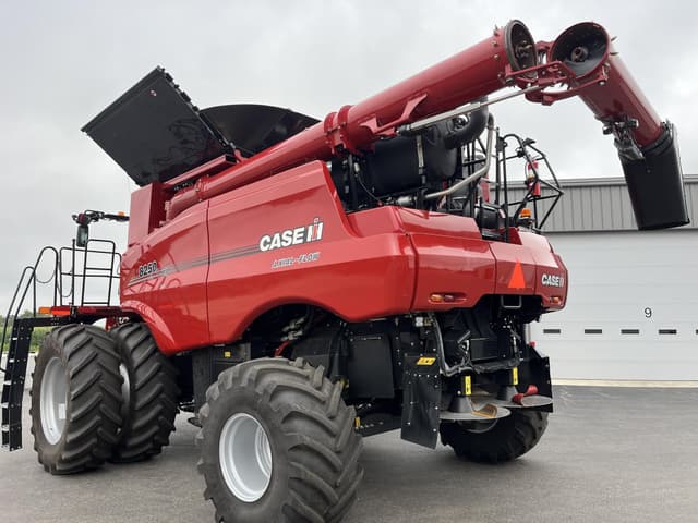 Image of Case IH 8250 equipment image 4