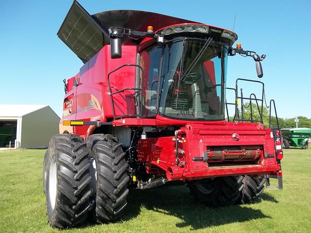 Image of Case IH 8250 equipment image 1