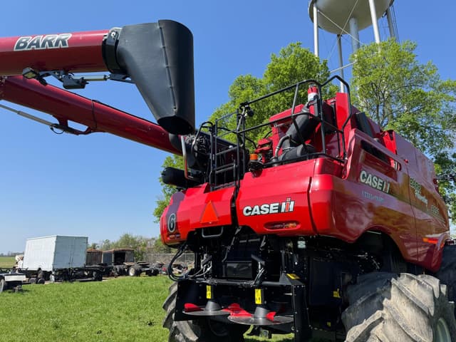 Image of Case IH 8250 equipment image 2