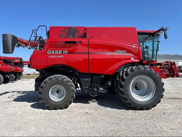 Image of Case IH 8250 equipment image 1