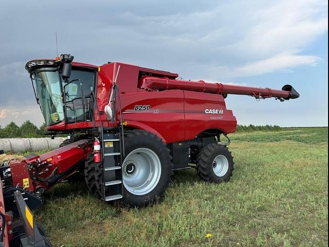 Image of Case IH 8250 equipment image 2