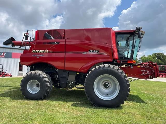 Image of Case IH 8250 equipment image 1