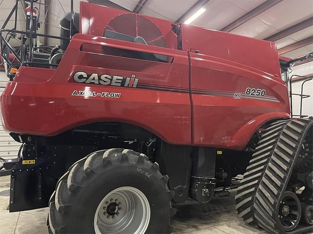 Image of Case IH 8250 equipment image 1