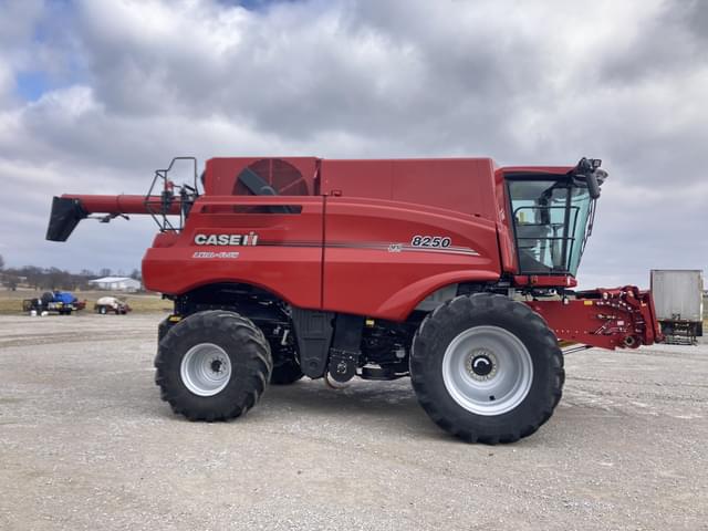 Image of Case IH 8250 equipment image 1