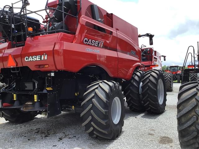 Image of Case IH 8250 equipment image 2