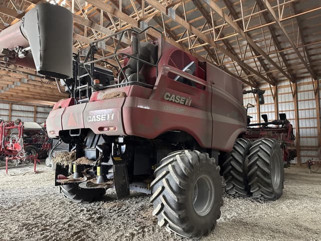 Image of Case IH 8250 equipment image 2