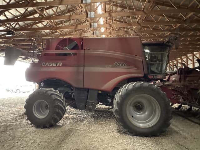Image of Case IH 8250 equipment image 1