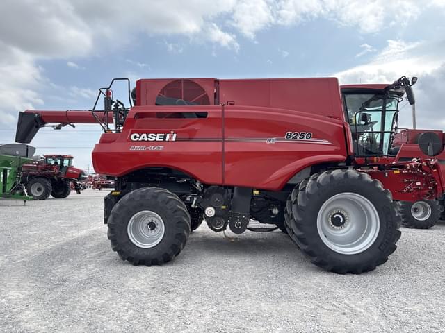 Image of Case IH 8250 equipment image 1