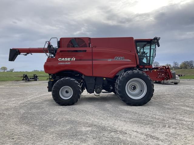 Image of Case IH 8250 equipment image 1