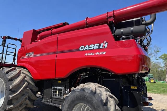 Image of Case IH 8250 equipment image 1