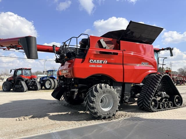 Image of Case IH 8250 equipment image 4