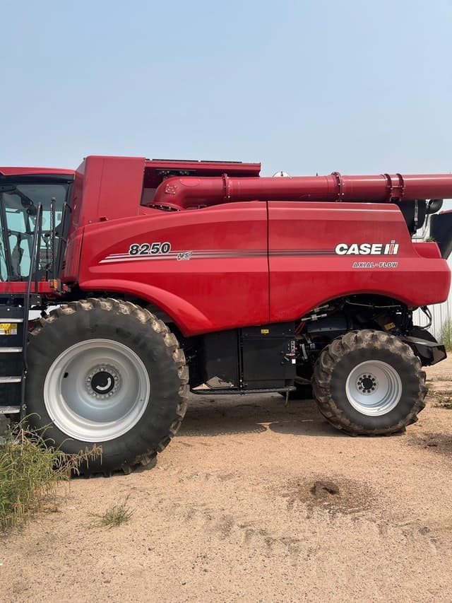 Image of Case IH 8250 equipment image 1