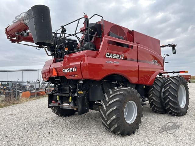 Image of Case IH 8250 equipment image 2