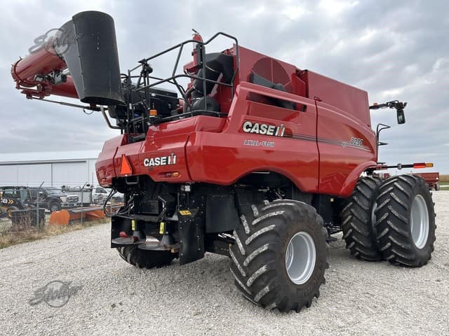 Image of Case IH 8250 equipment image 2