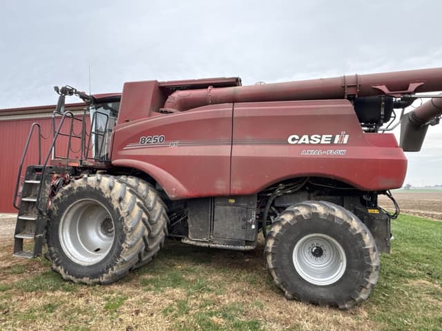 Image of Case IH 8250 equipment image 3