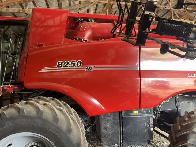 Image of Case IH 8250 equipment image 2
