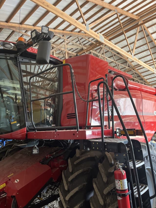 Image of Case IH 8250 equipment image 1