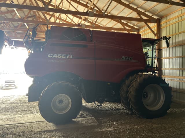 Image of Case IH 8250 equipment image 1