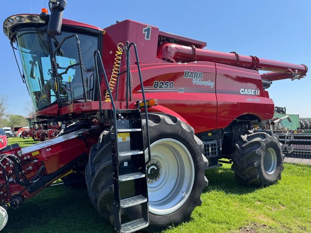 Image of Case IH 8250 equipment image 1