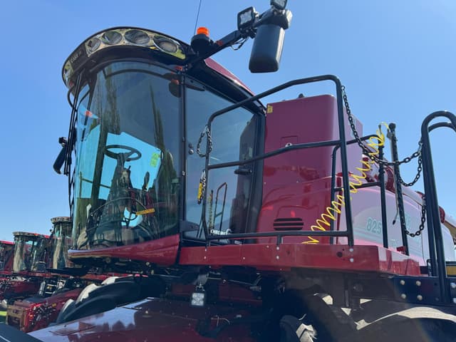 Image of Case IH 8250 equipment image 4