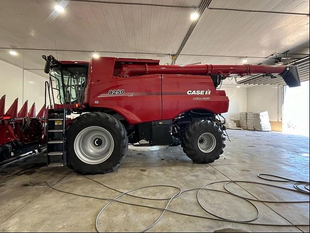 Image of Case IH 8250 equipment image 1