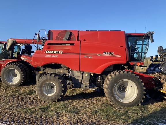 Image of Case IH 8250 equipment image 3