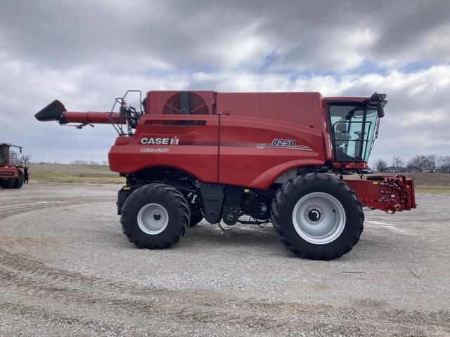 Image of Case IH 8250 equipment image 1