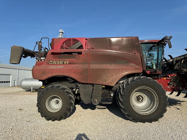 Image of Case IH 8250 equipment image 1