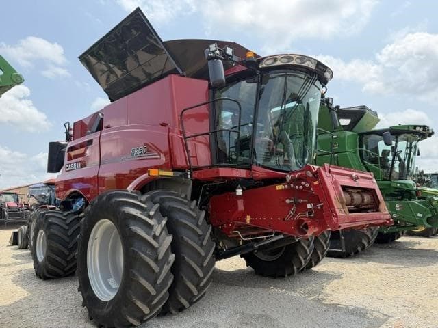 Image of Case IH 8250 equipment image 1