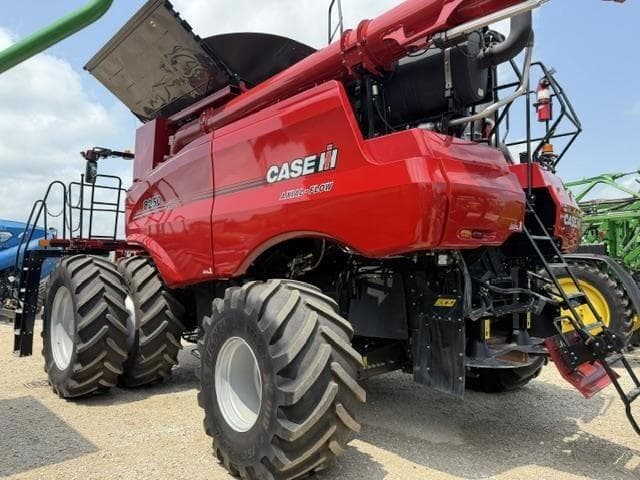 Image of Case IH 8250 equipment image 3