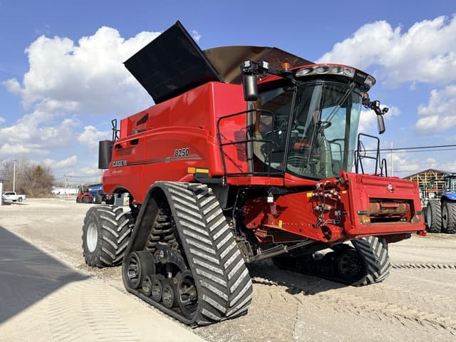Image of Case IH 8250 equipment image 2