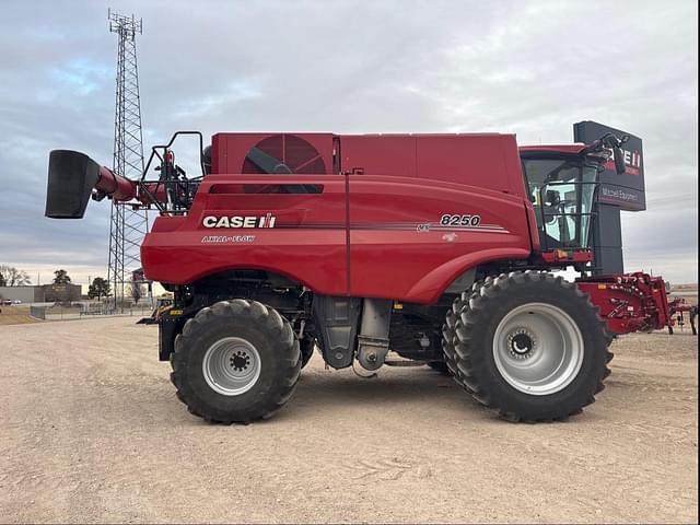 Image of Case IH 8250 equipment image 1