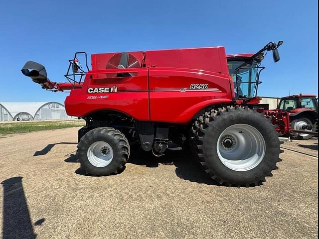 Image of Case IH 8250 equipment image 2