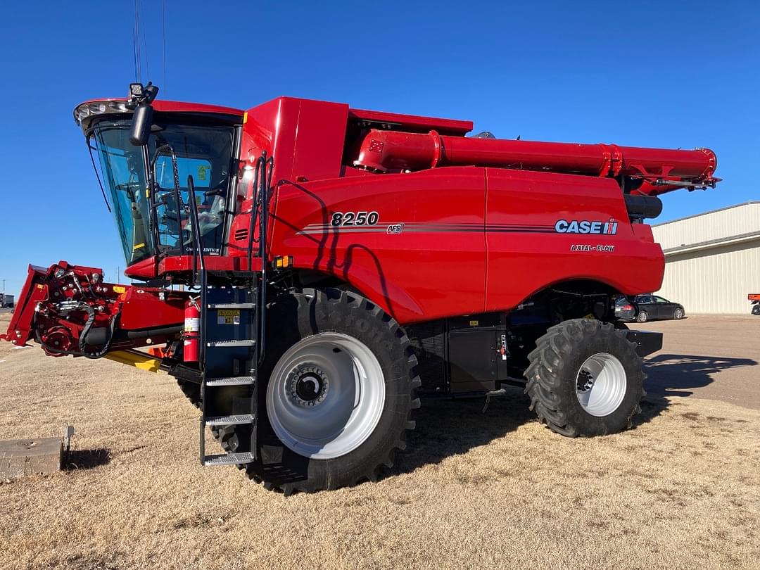 Image of Case IH 8250 Image 1