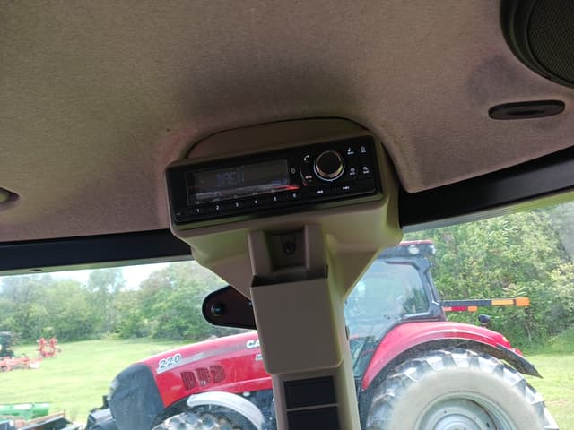 Image of Case IH Farmall 90C equipment image 2