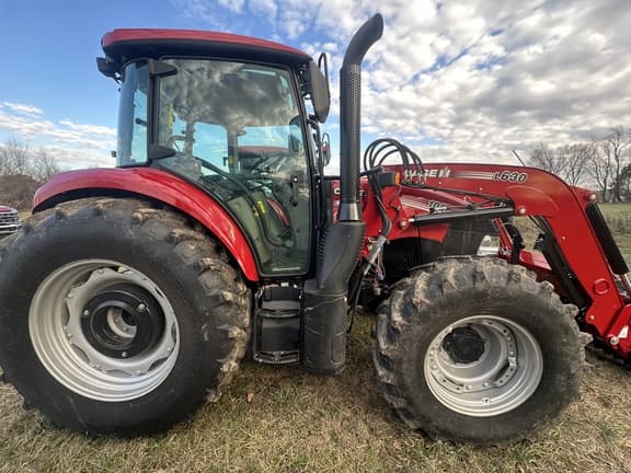 Image of Case IH Farmall 100C equipment image 3