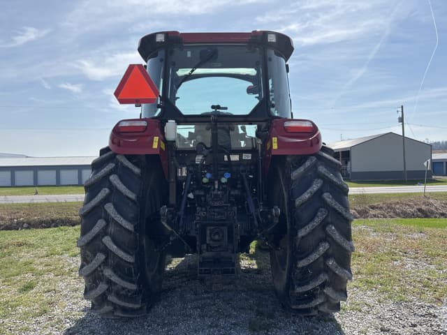 Image of Case IH Farmall 100C equipment image 3