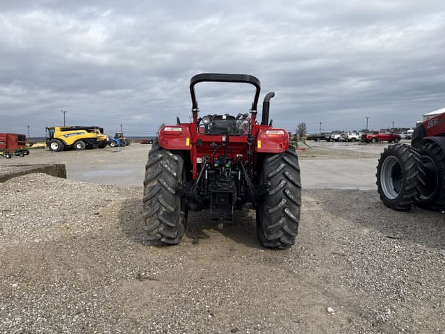 Image of Case IH Farmall 100C equipment image 3