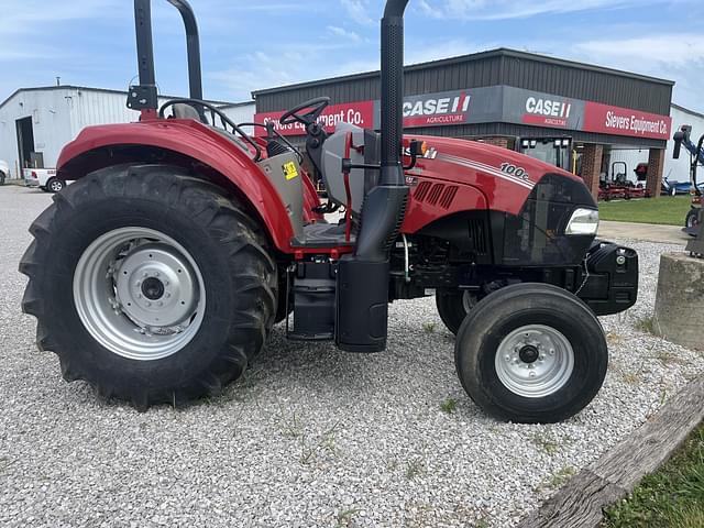 Image of Case IH Farmall 100C equipment image 4