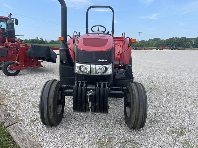 Image of Case IH Farmall 100C equipment image 2