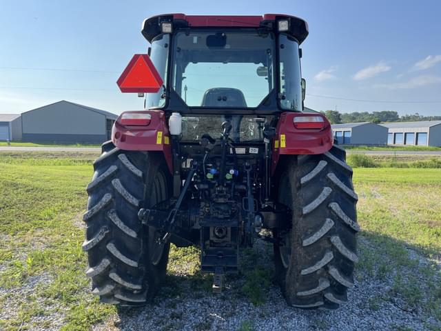 Image of Case IH Farmall 100C equipment image 3