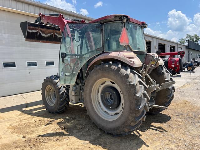 Image of Case IH Farmall 100C equipment image 4