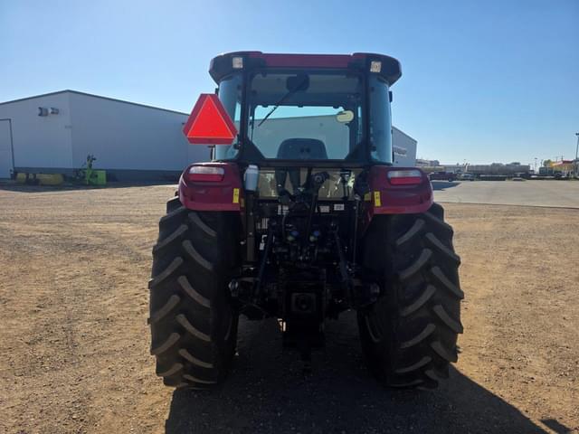 Image of Case IH Farmall 100C equipment image 4