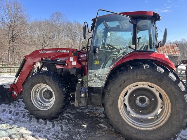 Image of Case IH Farmall 100C equipment image 2