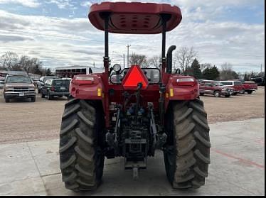 Image of Case IH Farmall 110C equipment image 3