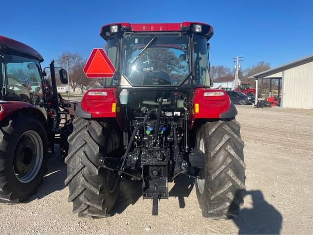 Image of Case IH Farmall 110C equipment image 2